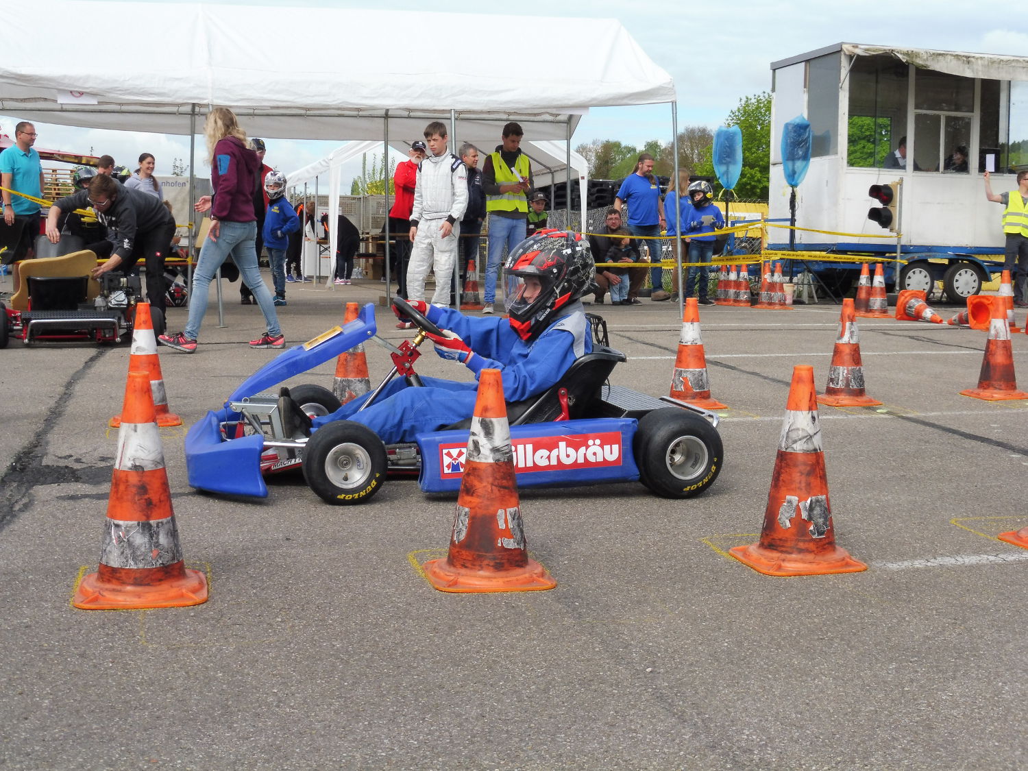 Kartrennen17_24